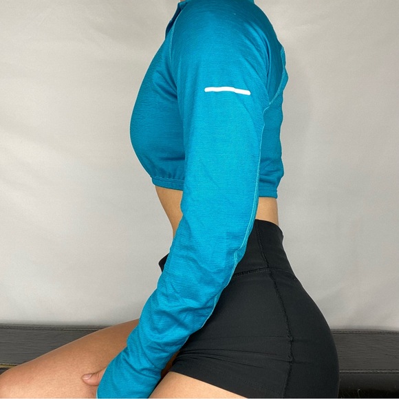 ❌Not for sale❌NIKE Quarter Zip Long Sleeve Cinch Crop Top - Picture 3 of 3